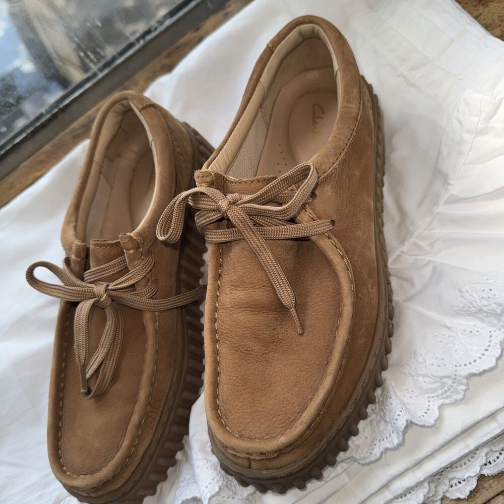 CLARKS Torhill Bee Platform Lace-Up Shoe Women's Size US 7.5 M Light Tan